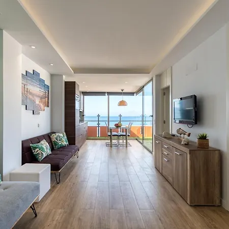 Relax Over The Sea Apartment *